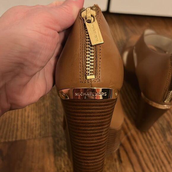 Michael Michael Kors Leather Platform Wedge Sandal Size 8 - Picture 5 of 6
